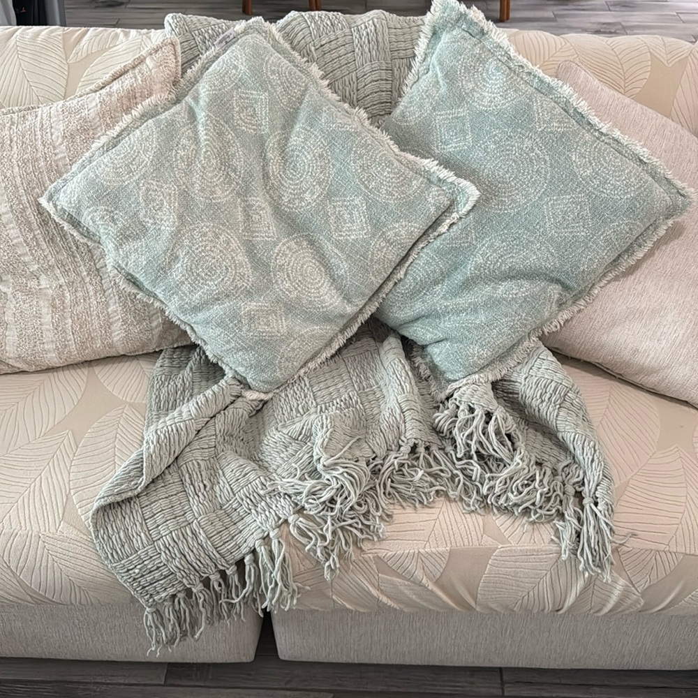 Set of two 🏝️ beachy boho 🌴 design 🌅 throw pillow covers